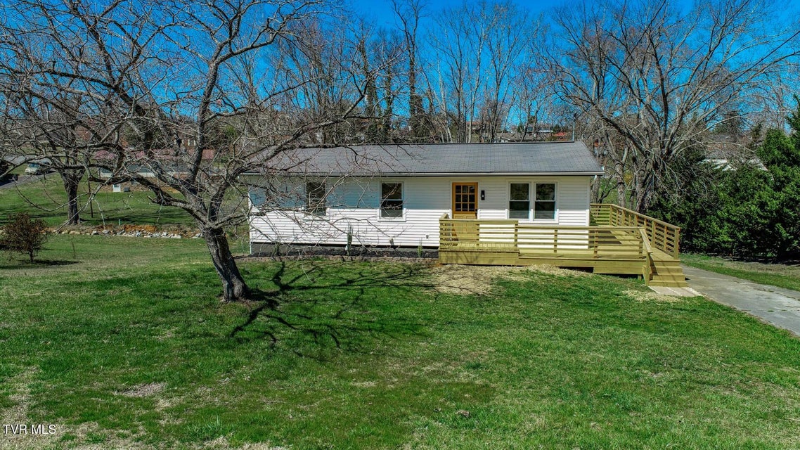 Photo #26: 839 Navaho Dr