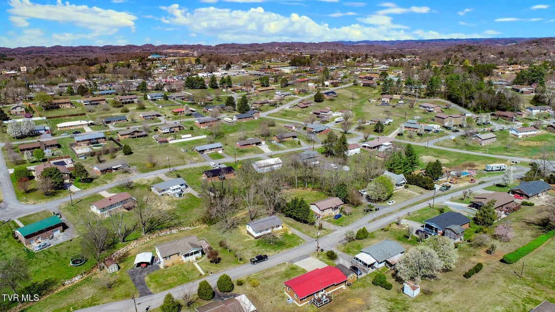 Photo #37: 839 Navaho Dr