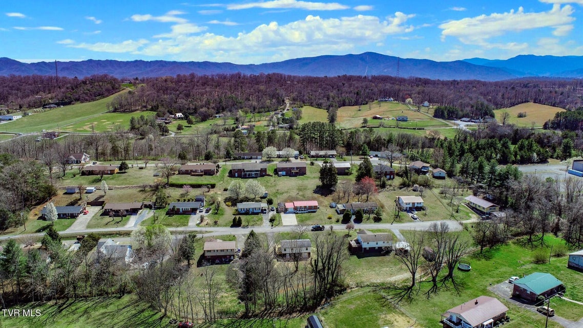 Photo #38: 839 Navaho Dr