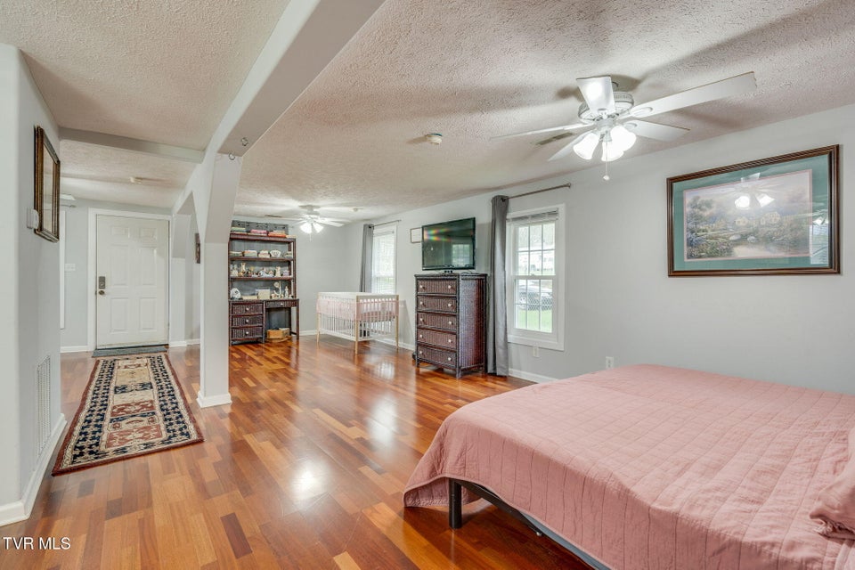 Photo #7: 344 Astor Street