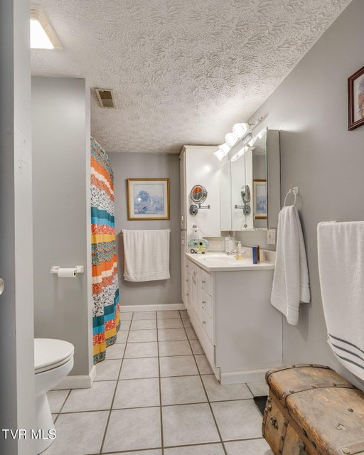Photo #9: 344 Astor Street