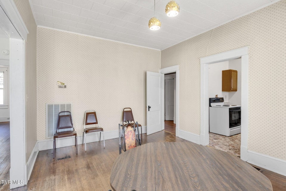 Photo #10: 41144 Morgan Avenue