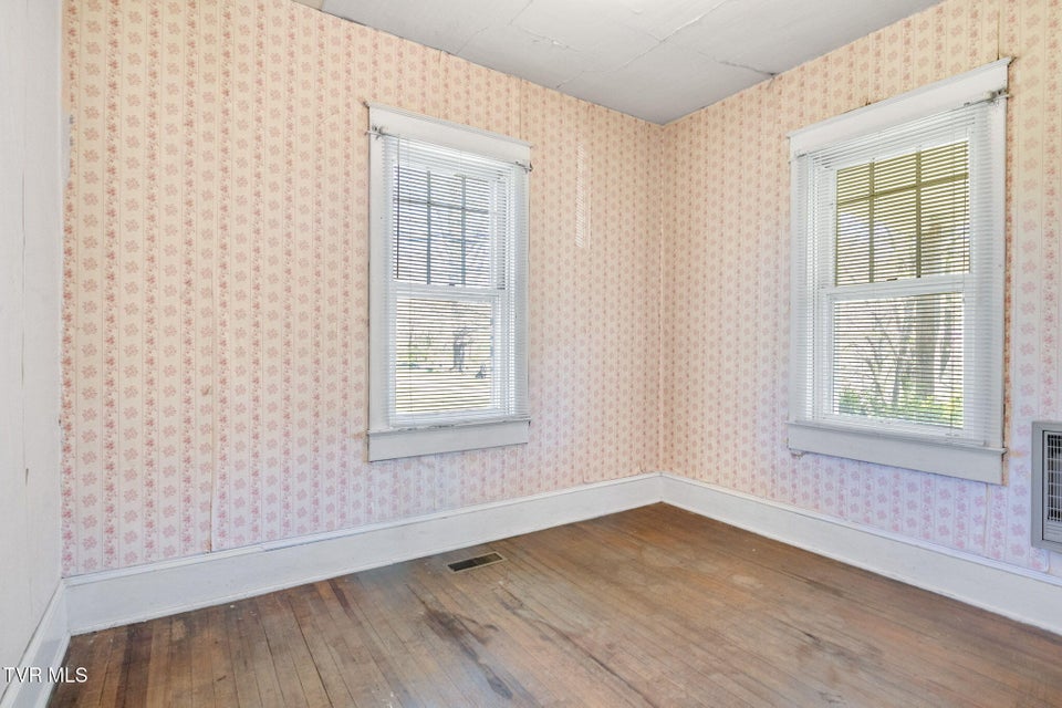 Photo #11: 41144 Morgan Avenue