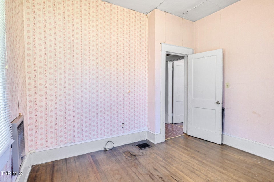 Photo #13: 41144 Morgan Avenue