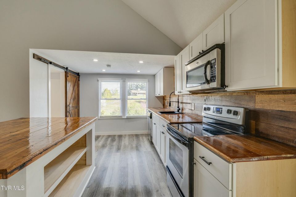 Photo #10: 290 Brookside Drive