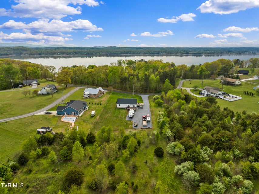 Photo #4: 335 Bonne Vista Drive