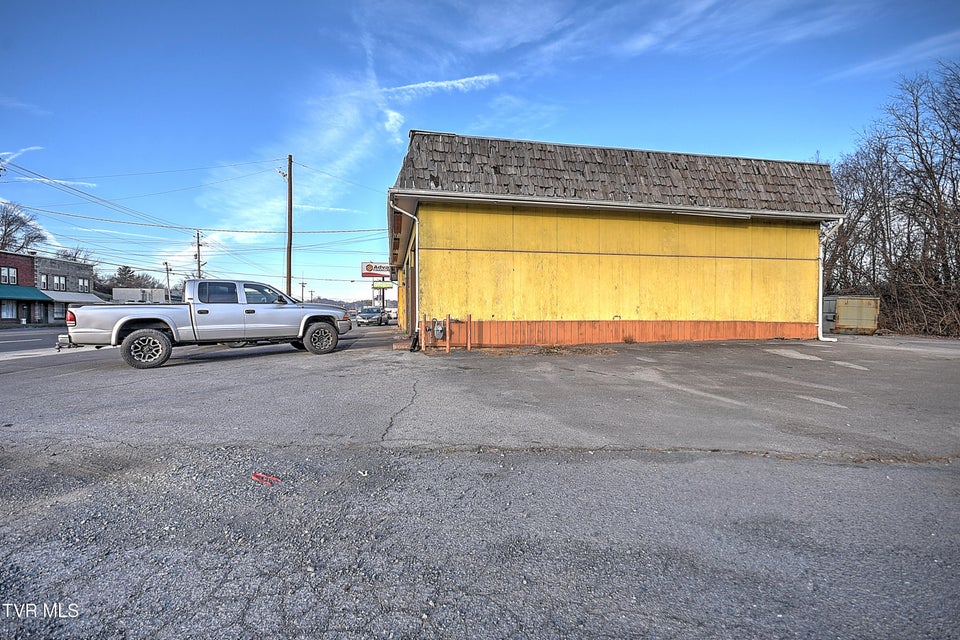 Photo #8: 365 Elk Avenue
