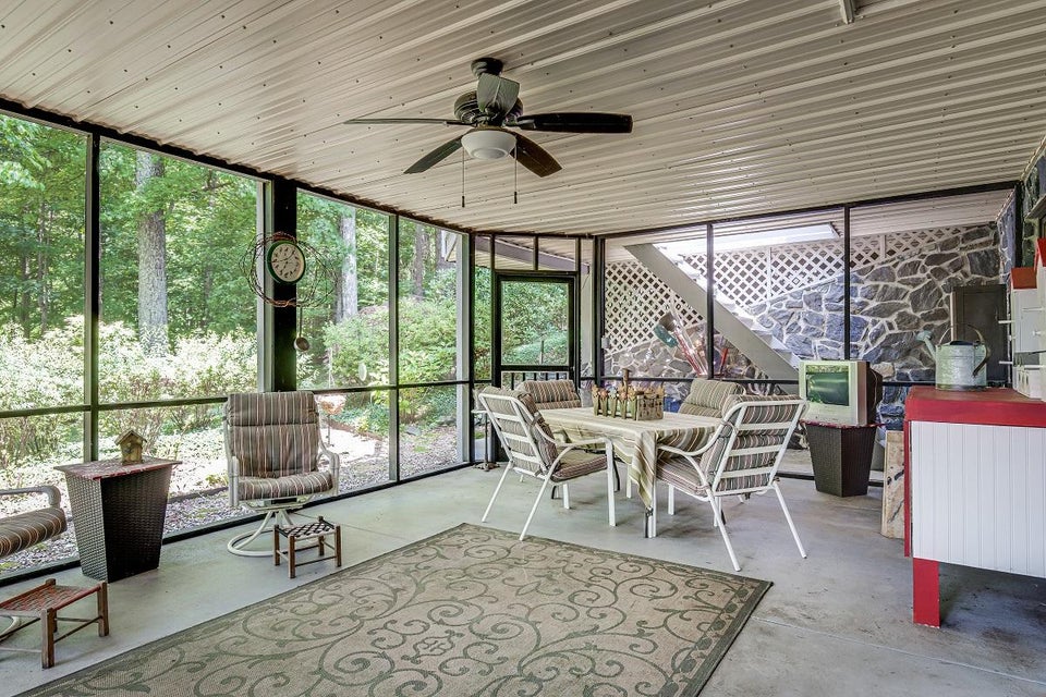 Photo #7: 485 Woodway Drive