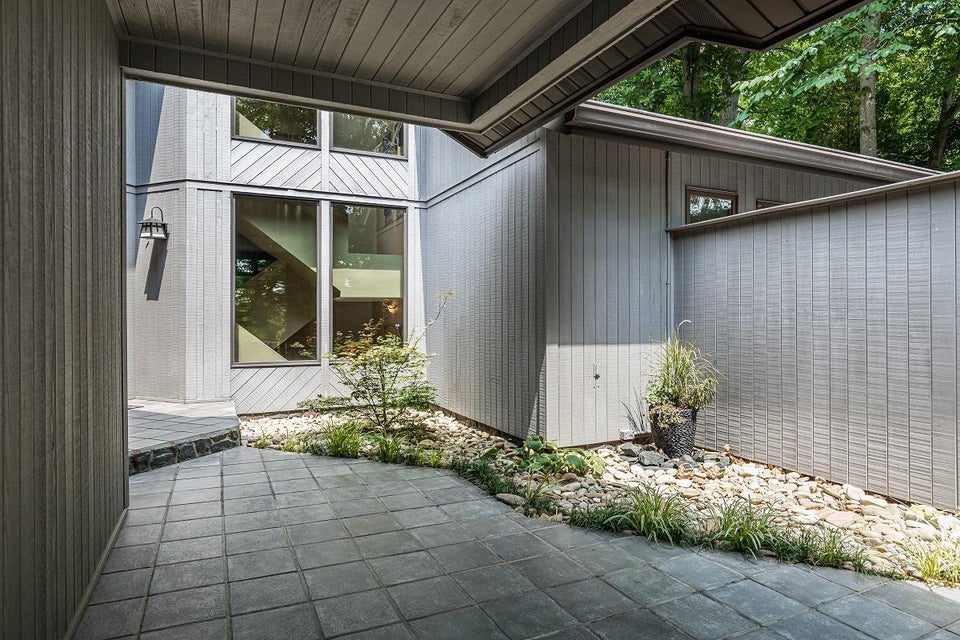 Photo #11: 485 Woodway Drive