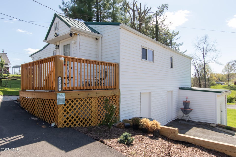Photo #21: 2412,14,16 Bradley Street