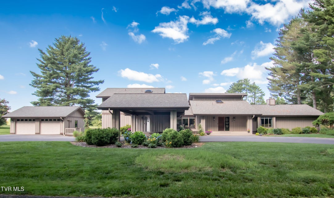 Photo #10: 72 Fairway Drive