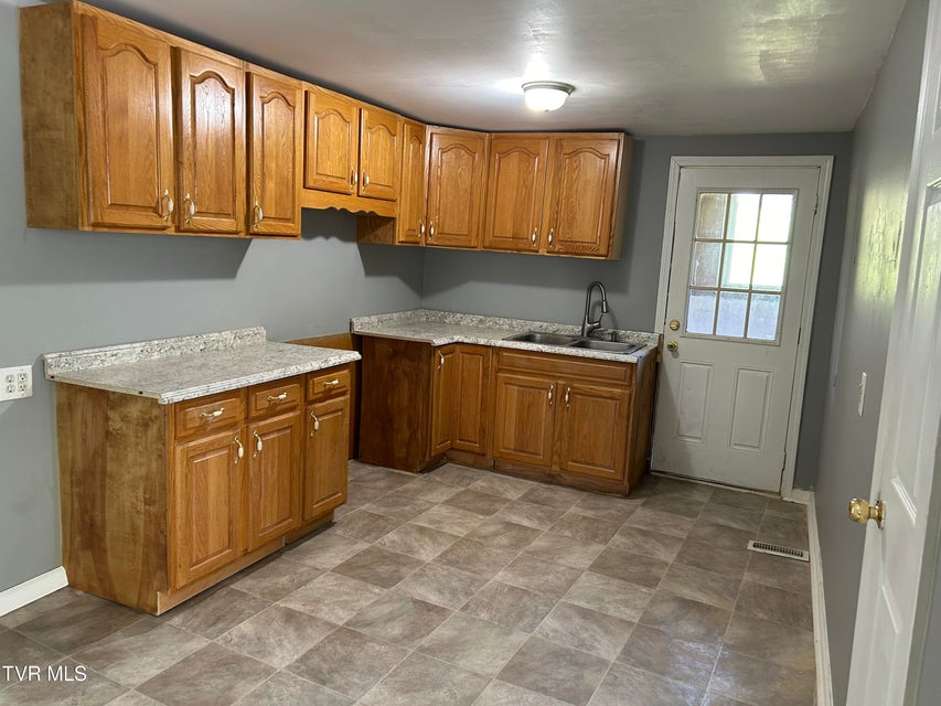 Photo #7: 211 Locust Street