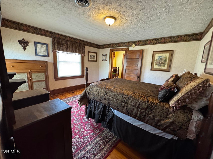 Photo #38: 2117 Alto Street