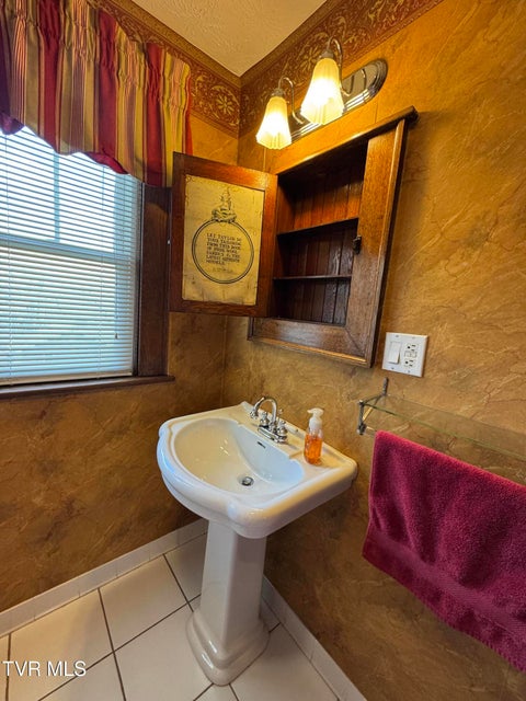 Photo #36: 2117 Alto Street