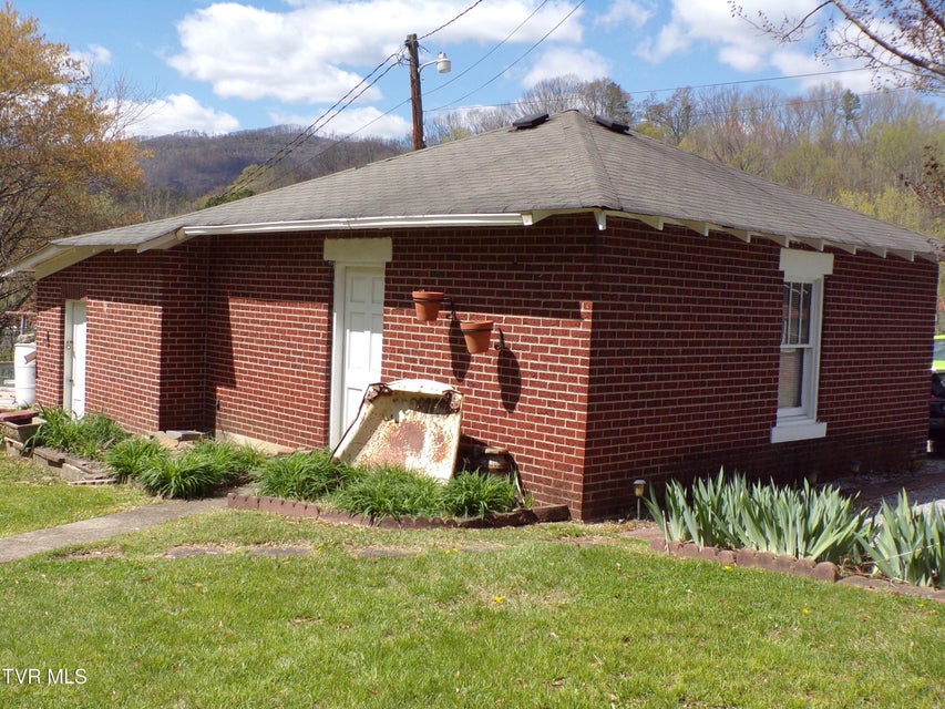 Photo #8: 2117 Alto Street