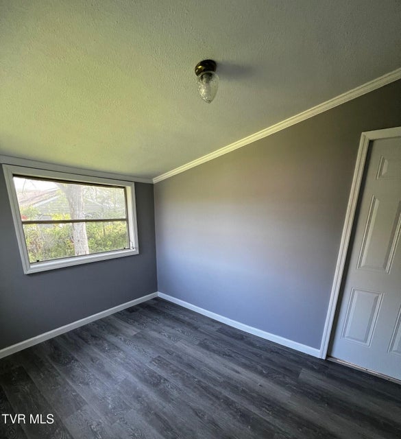 Photo #8: 2021 Windsor Avenue