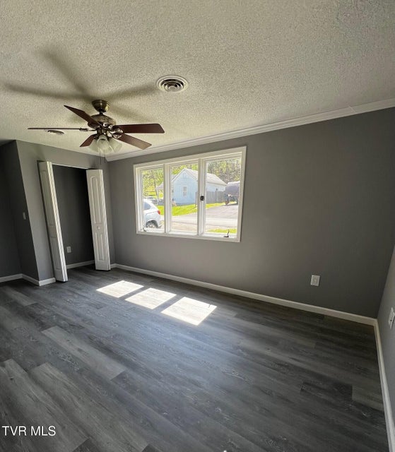 Photo #16: 2021 Windsor Avenue
