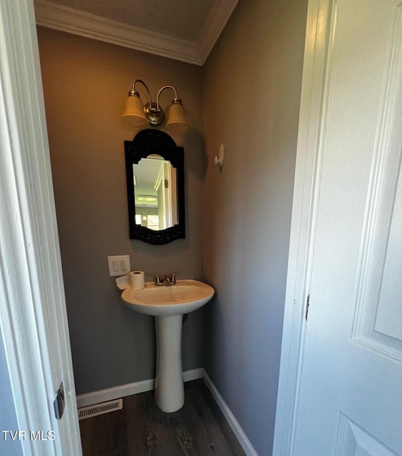 Photo #17: 2021 Windsor Avenue
