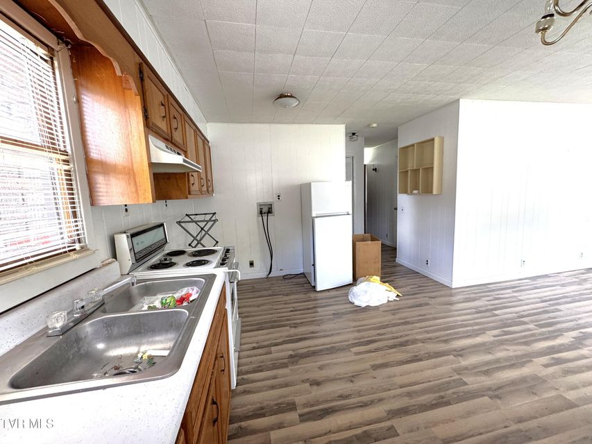 Photo #29: 410 4th Avenue