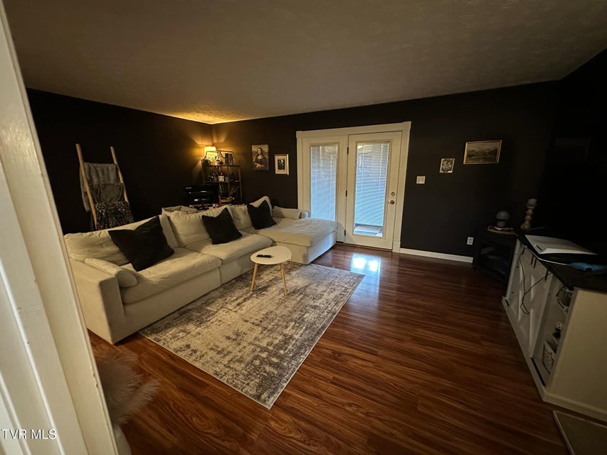 Photo #6: 444 Woodland Court