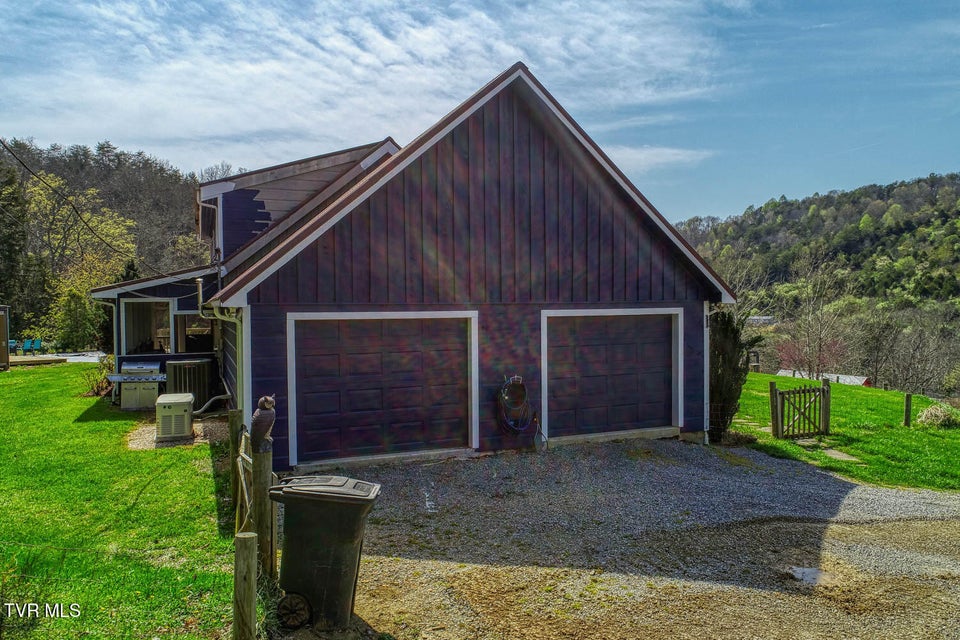 Photo #87: 951 Sweet Creek Road