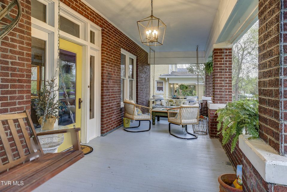 Photo #6: 601 Unaka Avenue