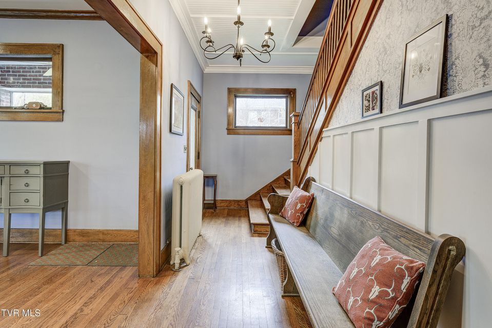 Photo #10: 601 Unaka Avenue
