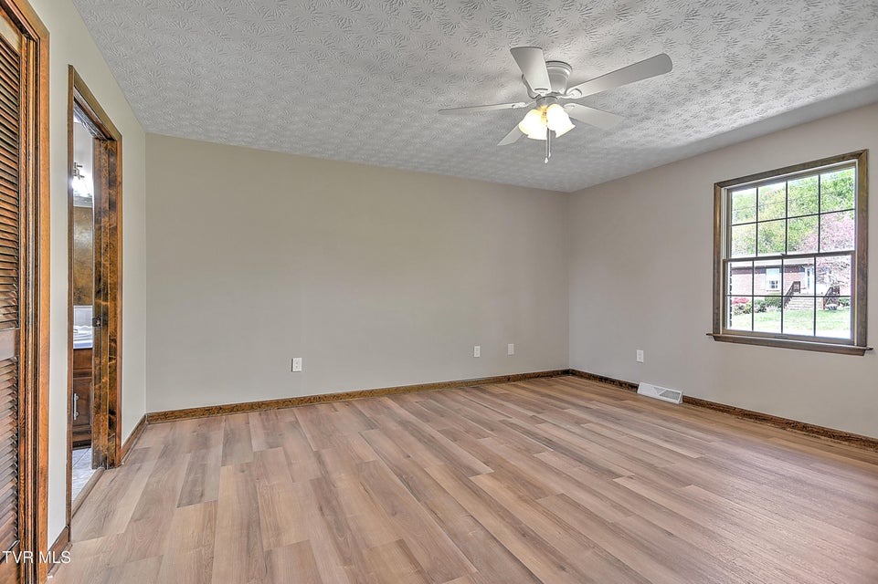 Photo #31: 4828 Lake Park Court
