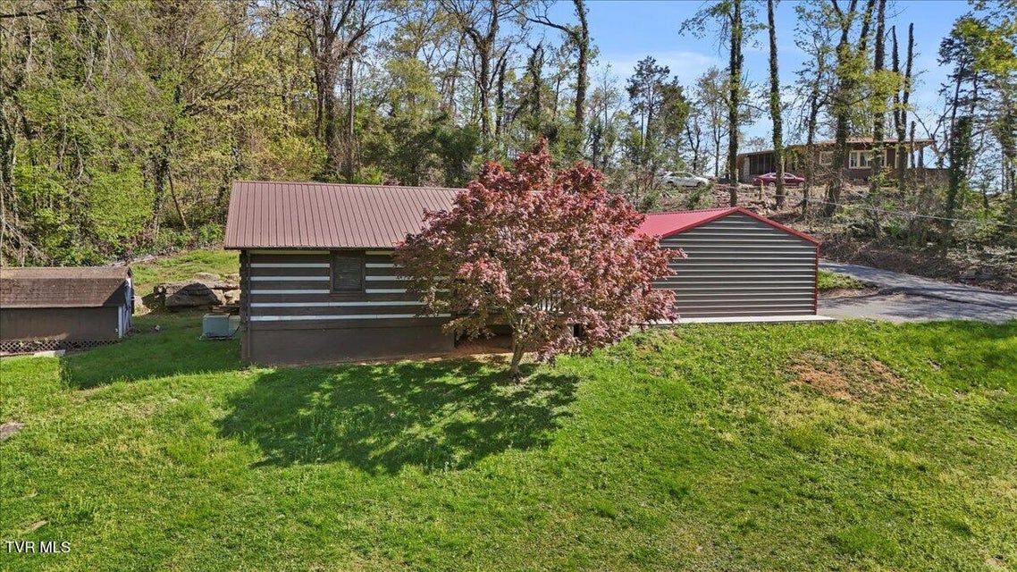 Photo #4: 410 Cliffwood Drive