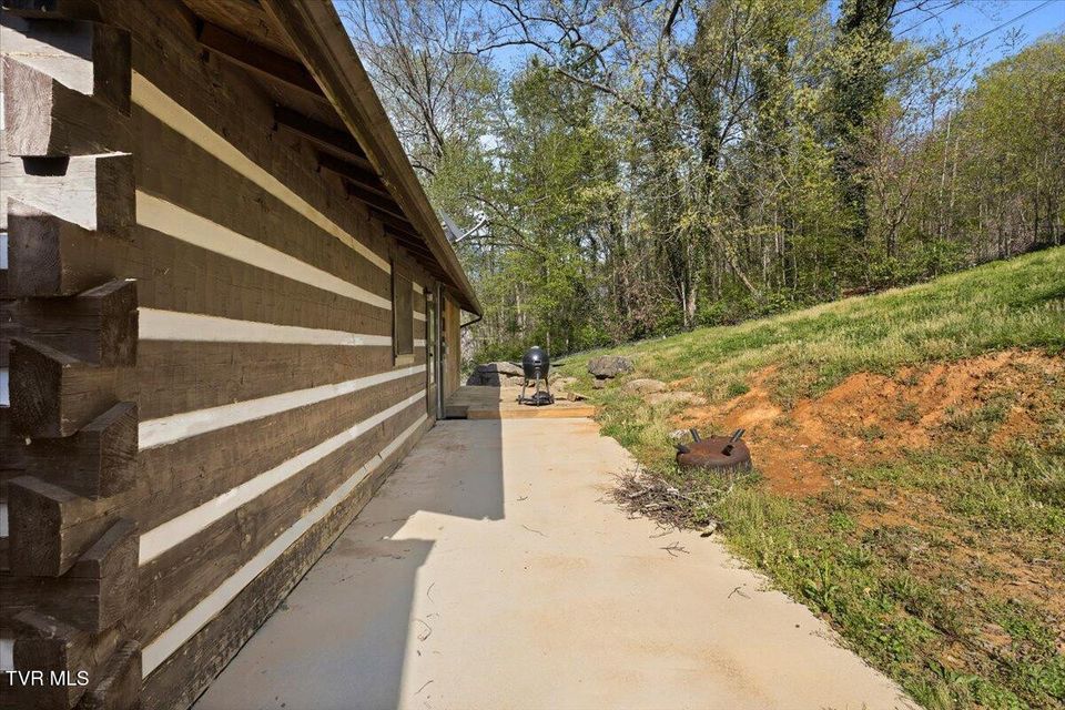 Photo #30: 410 Cliffwood Drive