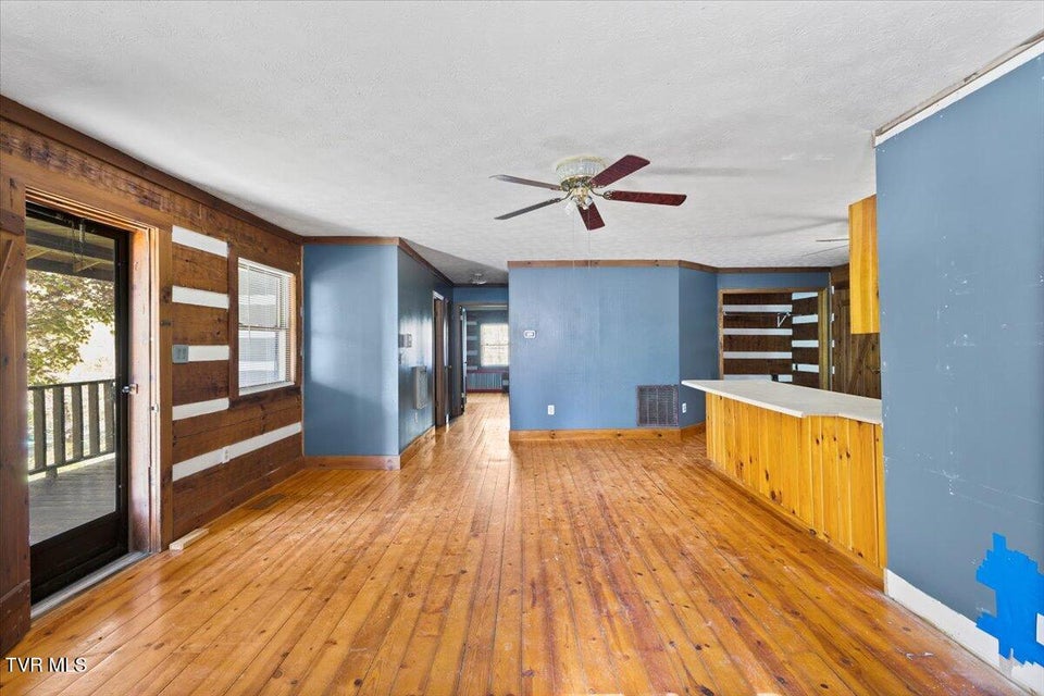Photo #12: 410 Cliffwood Drive