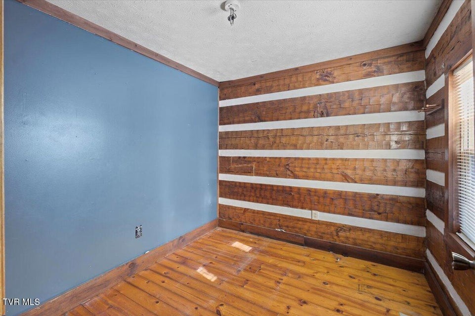 Photo #13: 410 Cliffwood Drive