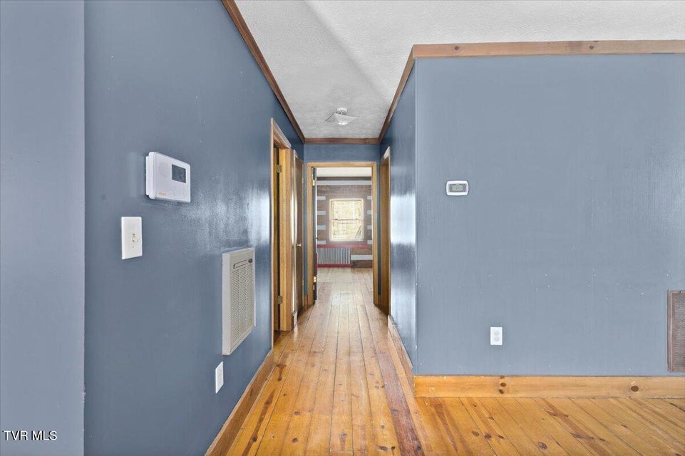 Photo #18: 410 Cliffwood Drive
