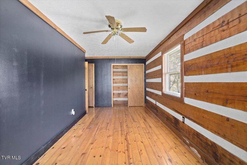 Photo #20: 410 Cliffwood Drive