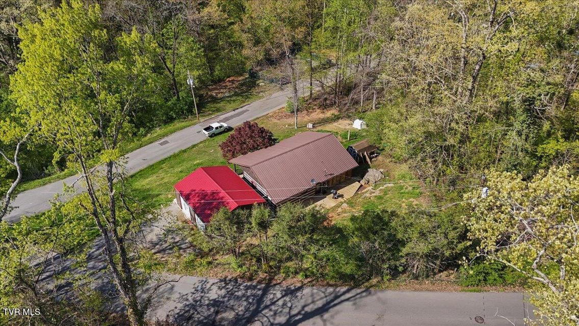 Photo #32: 410 Cliffwood Drive
