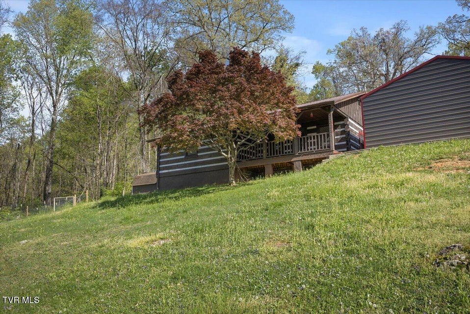 Photo #7: 410 Cliffwood Drive