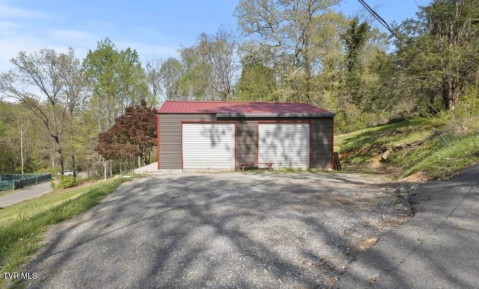 Photo #40: 410 Cliffwood Drive