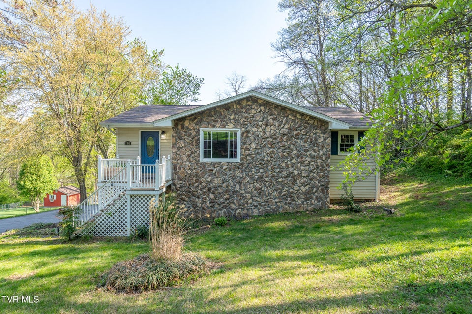 Photo #10: 190 Highland Road