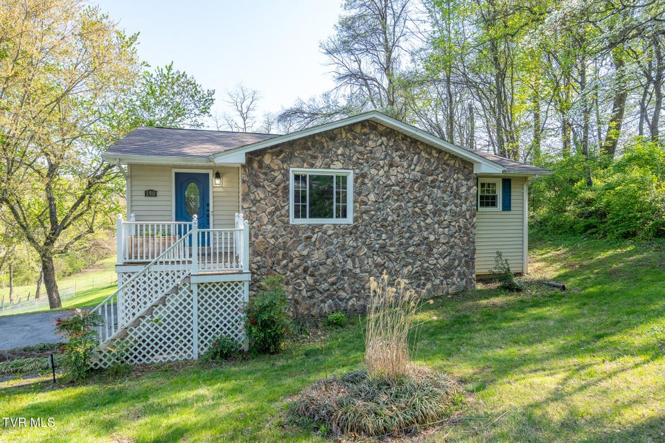 Photo #11: 190 Highland Road