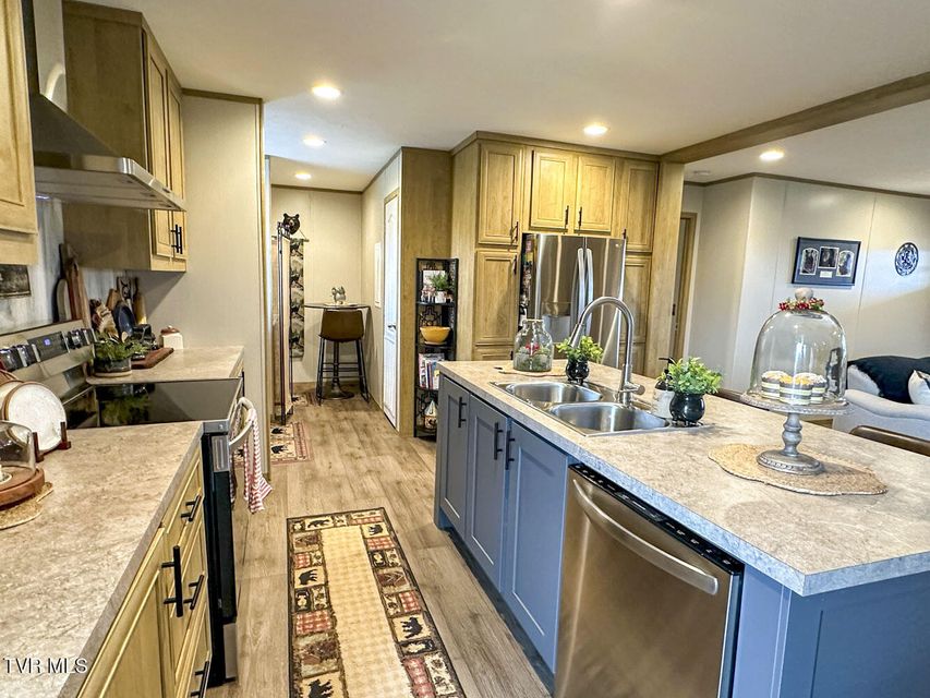 Photo #13: 306 Bungalow Drive