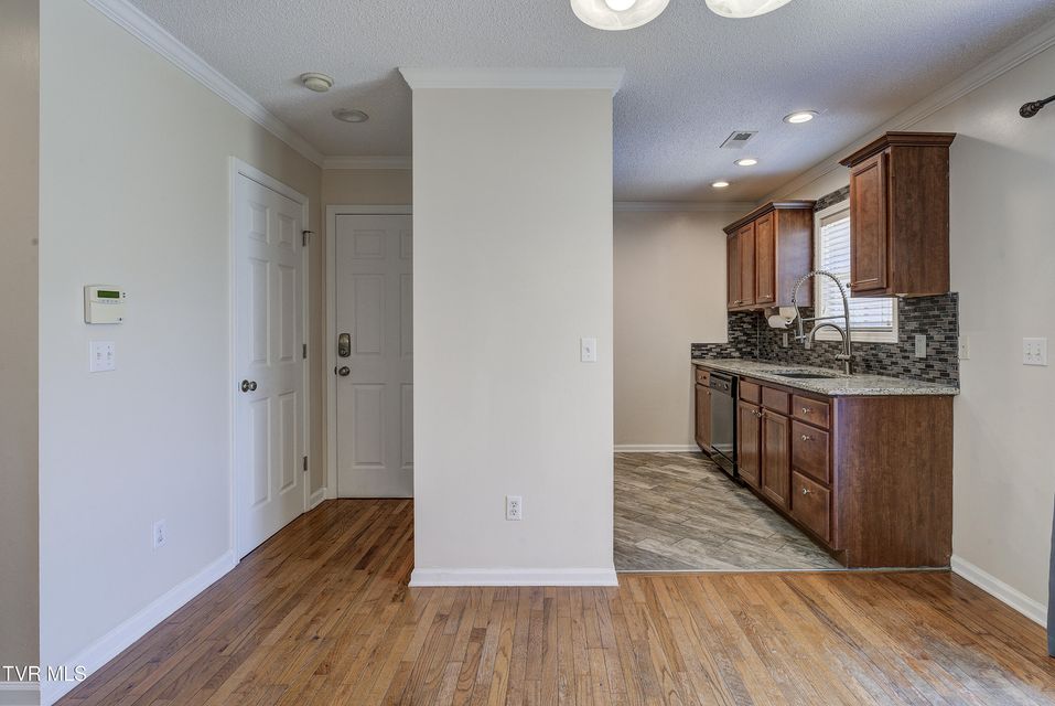 Photo #11: 1809 Lakeview Drive