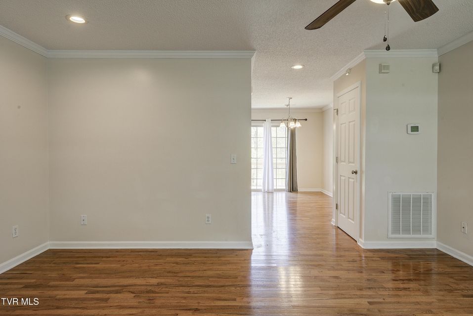 Photo #7: 1809 Lakeview Drive
