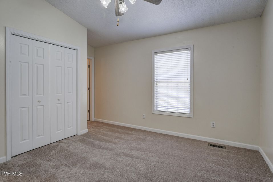 Photo #18: 1809 Lakeview Drive