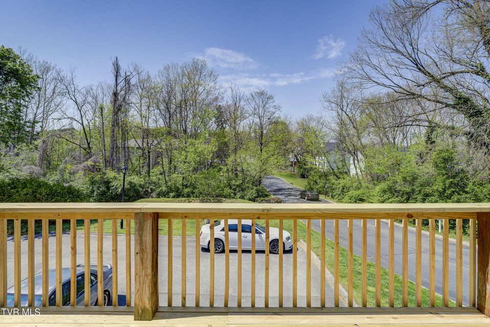 Photo #33: 1809 Lakeview Drive