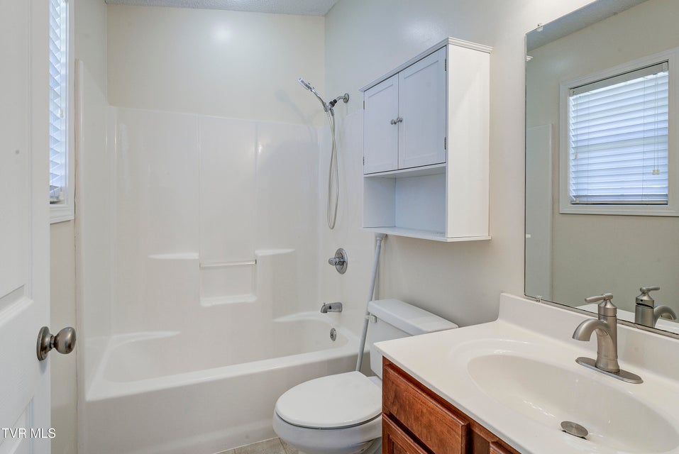 Photo #27: 1809 Lakeview Drive