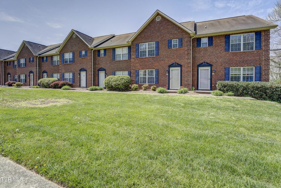 Photo #3: 1809 Lakeview Drive