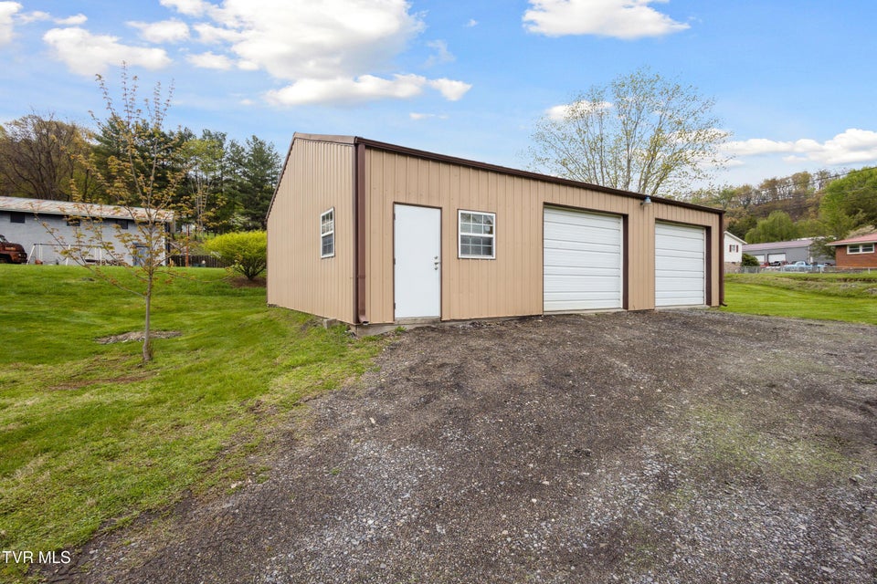 Photo #33: 583 Fleming Road