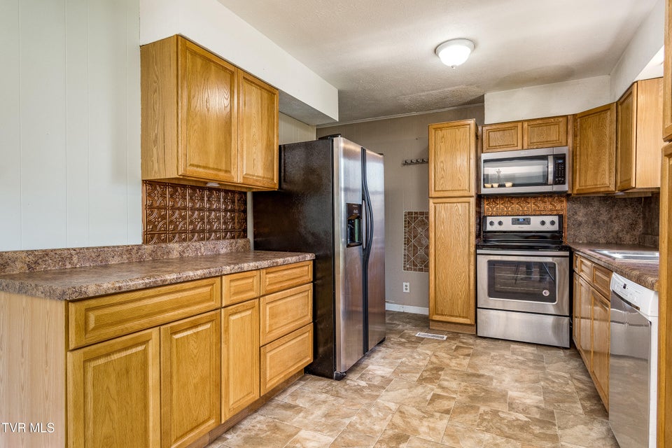 Photo #13: 257 Clearview Street