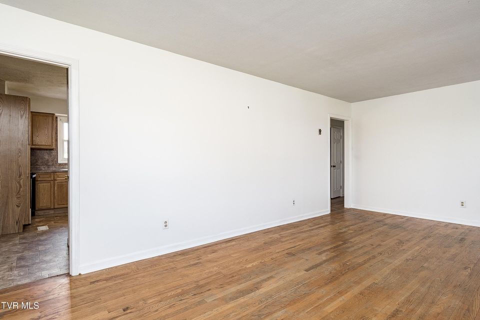 Photo #10: 257 Clearview Street