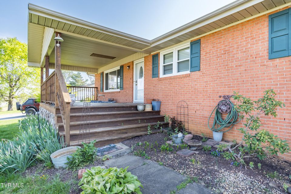 Photo #5: 257 Clearview Street